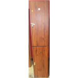 CLUBLINE SINGLE BANK OF LOCKERS, 2 CUPBOARDS