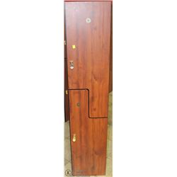 CLUBLINE SINGLE BANK OF LOCKERS, 2 CUPBOARDS