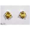 Image 1 : 14KT YELLOW GOLD SAPPHIRE SCREWBACK EARRINGS
