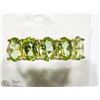 Image 1 : 10KT YELLOW GOLD 5 PERIDOT RING