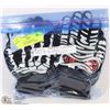 Image 1 : 6 PACK OF YOUTH/ADULT HALLOWEEN SAFETY GLOVES