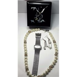 #9 - BLACK LAQUER BOX INLAID WITH ABALONE