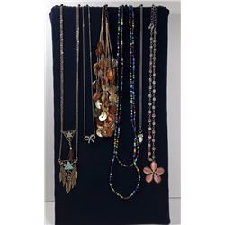 #5 - LOT OF 6 VINTAGE NECKLACES & PENDANTS