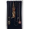 Image 1 : #5 - LOT OF 6 VINTAGE NECKLACES & PENDANTS