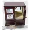 Image 1 : CHERRY FINISH JEWELRY BOX WITH PHOTO