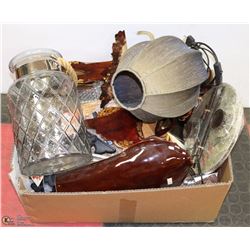 LARGE BOX OF DECORATIVE ITEMS