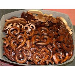 LARGE BOX OF DECORATIVE WOOD ITEMS