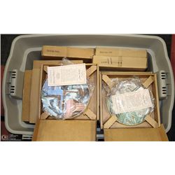 TOTE OF COLLECTOR KITTEN PLATES INCL FRANKLIN MINT