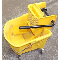 COMMERCIAL CUSTODIAL MOP BUCKET W/ WRINGER