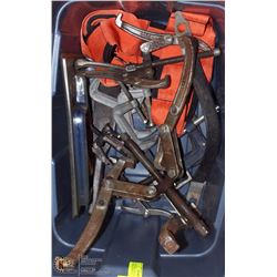 TOTE OF PULLERS, C-CLAMPS AND OTHER AUTOBODY