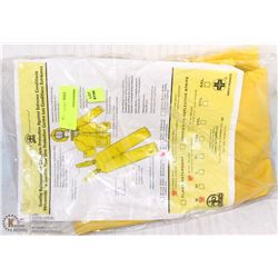 SIZE: SMALL PUT-IT-ON 3-PIECE RAINSUIT-AS THEY