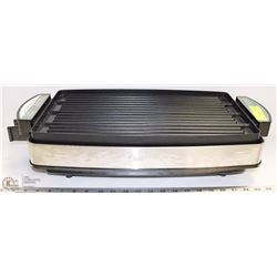CUISINART REVERSIBLE GRILL & GRIDDLE.