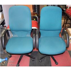 PAIR OF TEAL HYDRAULIC LIFT OFFICE CHAIRS