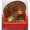 Image 1 : TOTE OF ASSORTED BRASS & COPPER ITEMS INCL LARGE