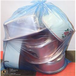 LOT OF 5 VINTAGE CAKE CARRIERS.