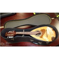 GOMEZ POT STYLE MANDOLIN WITH HARD CASE.