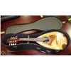 Image 1 : GOMEZ POT STYLE MANDOLIN WITH HARD CASE.