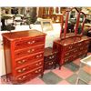 Image 1 : 5PC BEDROOM SUITE INCL . DRESSER WITH MIRROR,