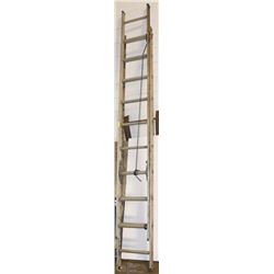 ALUMINUM EXTENSION LADDER