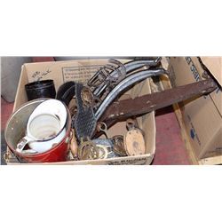 BOX OF VINTAGE HORSE ACCESSORIES