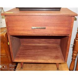 SOLID WOOD SINGLE DRAWER NIGHT TABLE