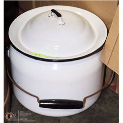 VINTAGE ENAMEL COOKING POT