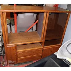 WOOD ENTERTAINMENT CENTER