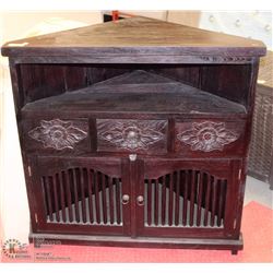 WOOD CORNER ENTERTAINMENT CENTER 39"X24"X39"H