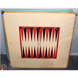 VINTAGE BACKGAMMON WOOD FOLDABLE TABLE