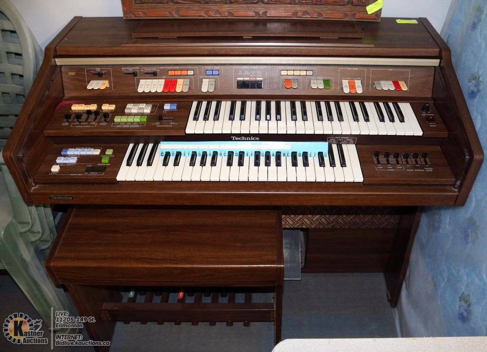 Electric Org Instrument TECHNIQUES ELECTRIC ORGAN WITH BENCH