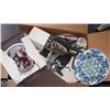 Image 1 : BOX OF COLLECTIBLES INCL NORMAN ROCKWELL PLATES IN