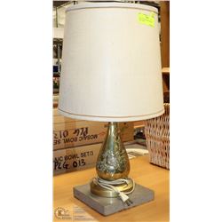 19TH CENTURY BRASS ORNATE VASE LAMP.