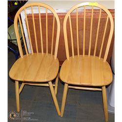PAIR OF OAK CHAIRS.