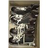 Image 1 : 2 PAIRS OF VINTAGE BAUER SKATES (BOYS YOUTH SIZE)