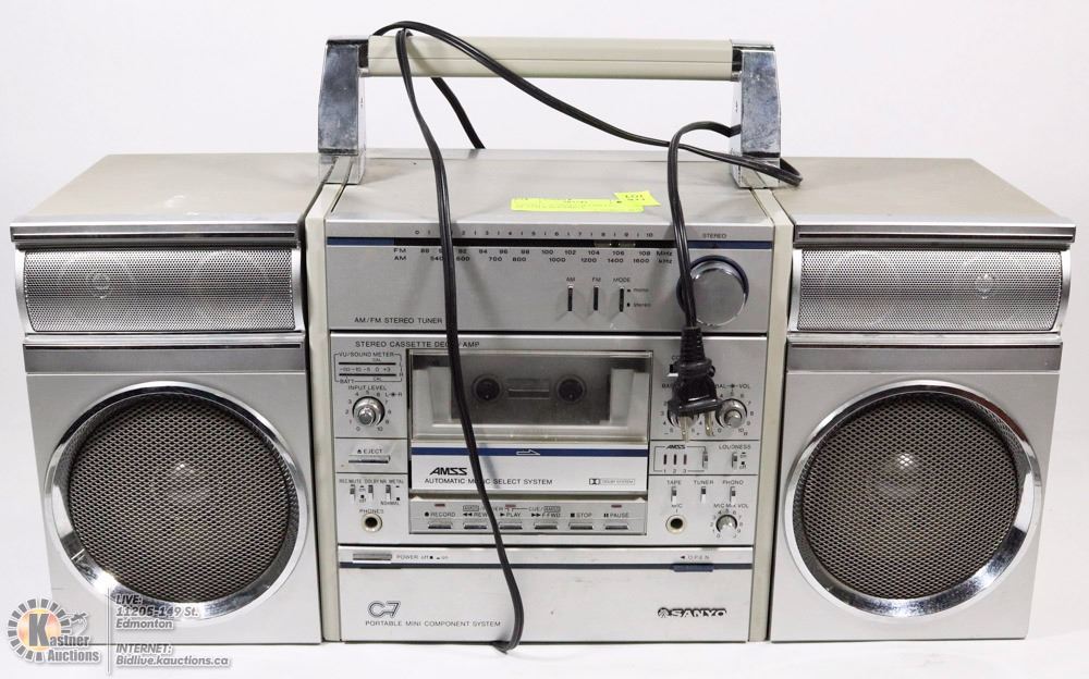 RADIO CASSETTE &BOOMBOX& SANYO M9998LU (Ghettoblaster) EUR 35,00 RADIO CASSETTE &BOOMBOX& SANYO M9998LU (Ghettoblaster) EUR 35,00