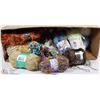 Image 1 : BOX OF ASSORTED WOOL.