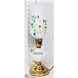 VINTAGE PAINTED SHADE TABLE LAMP WITH BULB. WORKS