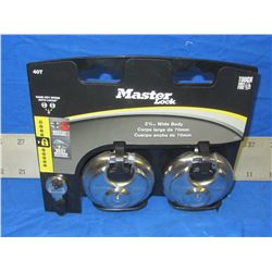 New Master lock padlocks set of 2