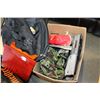 Image 1 : BOX OF HOUSEHOLD GOODS
