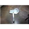 Image 1 : 2000LB ALL PURPOSE NEW HAND WINCH