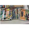 Image 2 : TRAY OF COLLECTIBLE COMICS TOYS AND CARDS