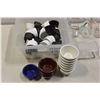 Image 3 : TOTE OF PYREX AND SMALL BOWLS