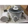 Image 2 : BOX OF KITCHEN SUPPLIES AND APPLIANCES