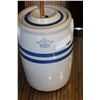 Image 2 : NUMBER THREE USA POTTERY BUTTER CHURN