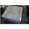 Image 1 : LARGE GREY FABRIC OTTOMAN
