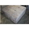 Image 2 : LARGE GREY FABRIC OTTOMAN