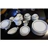 Image 1 : SEYEI CHINA DINNER SET