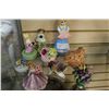 Image 2 : LOT OF CHINA FLORALS AND FIGURES