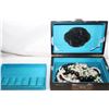 Image 2 : EASTERN JEWELLRY BOX WITH PEARLS