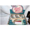Image 2 : FAVORWARE FISHIES IN ORIGIANL BOX AND COLLECTIBLES